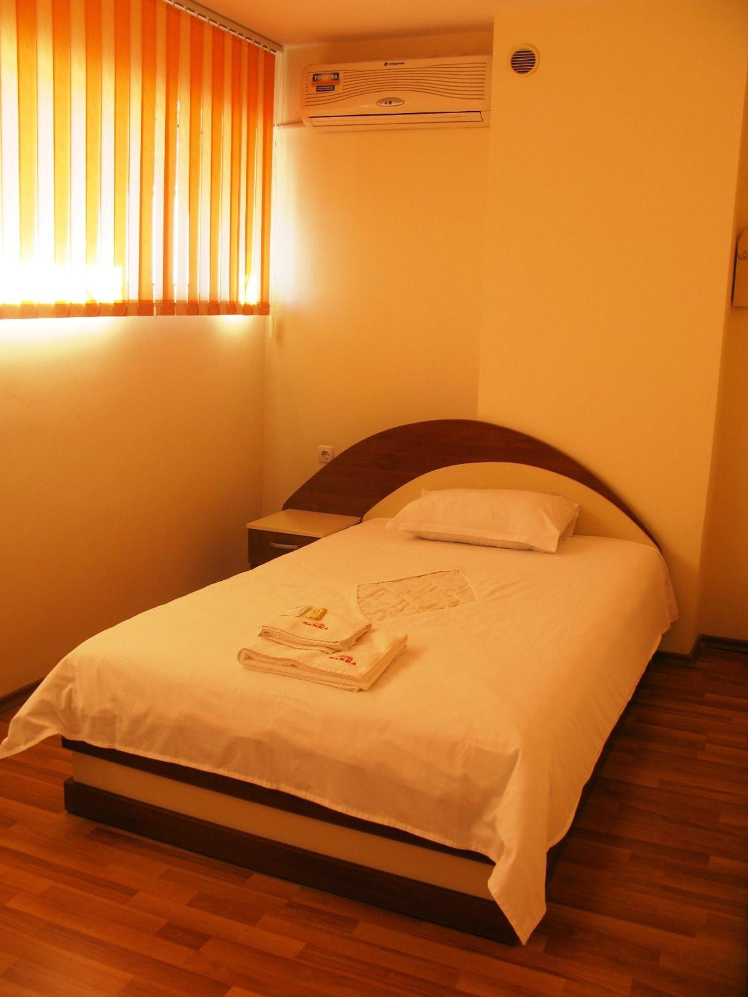 Hotel Nakra Radnevo Bagian luar foto